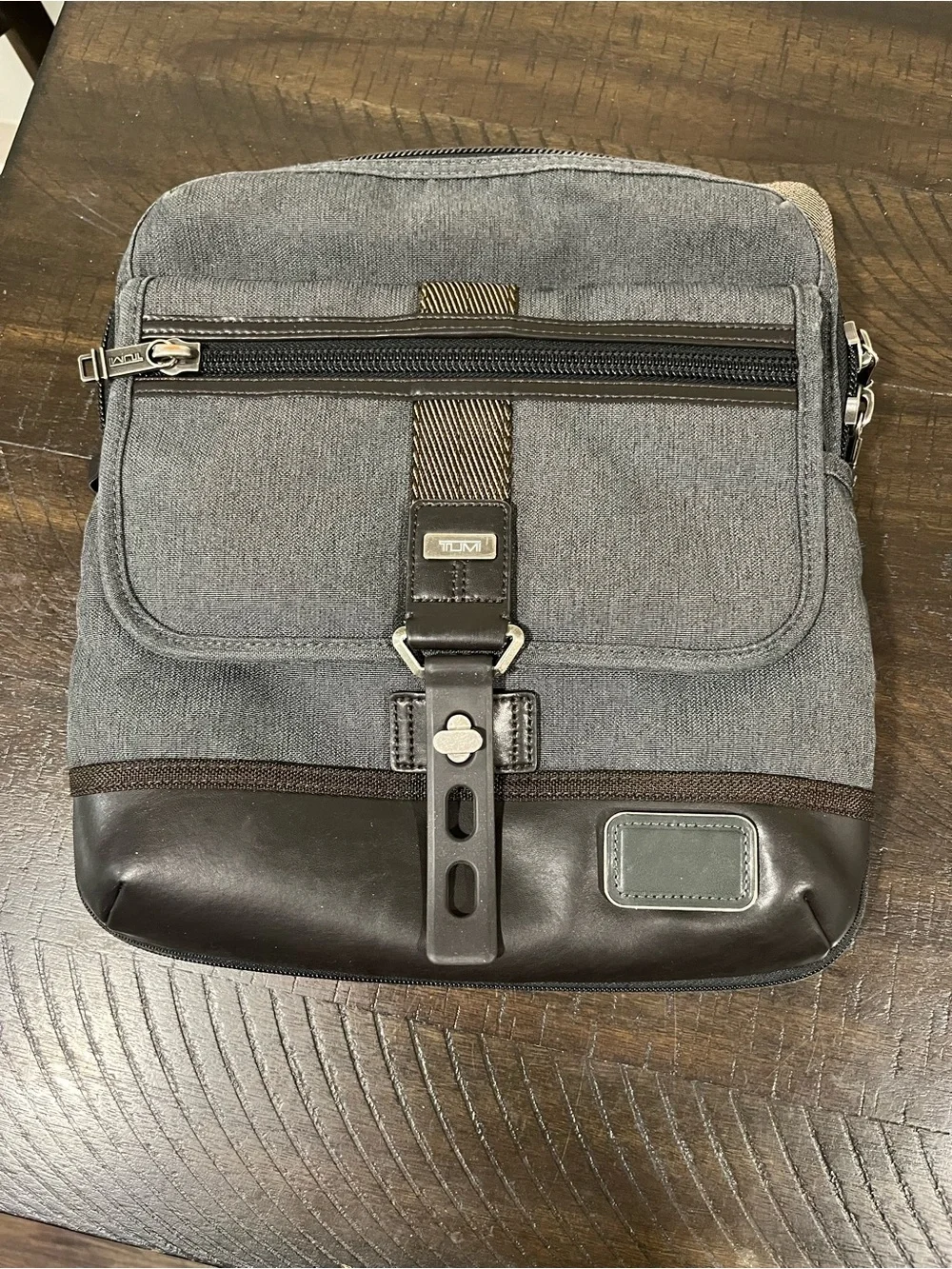Tumi Alpha Bravo Annapolis Shoulder Bag Business Casual Leather Luxury Premium